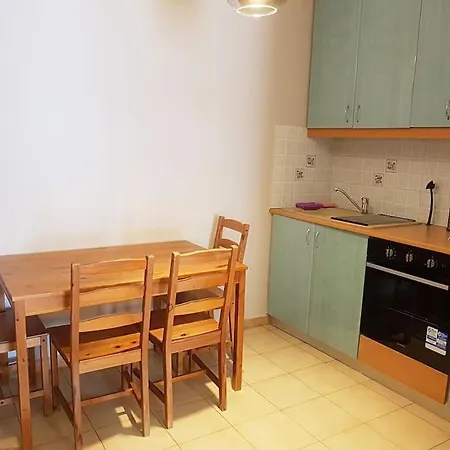 Campus Renovated @ Ilisia Apartment *